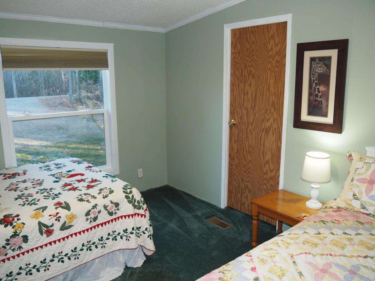 The Green Lake Getaway - Shared Lake Access! Interlochen Exterior foto